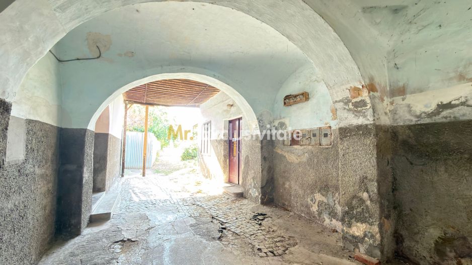 Apartament in Casă 2 camere Teren 100 mp / Str. 1 Dec. 1918 - Carei - Poză 3