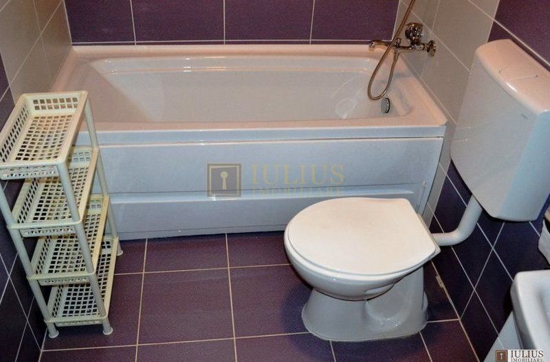 Dormitor inchis + sufragerie deschisa cu bucataria, amenajat si mobilat modern. - Poză 9