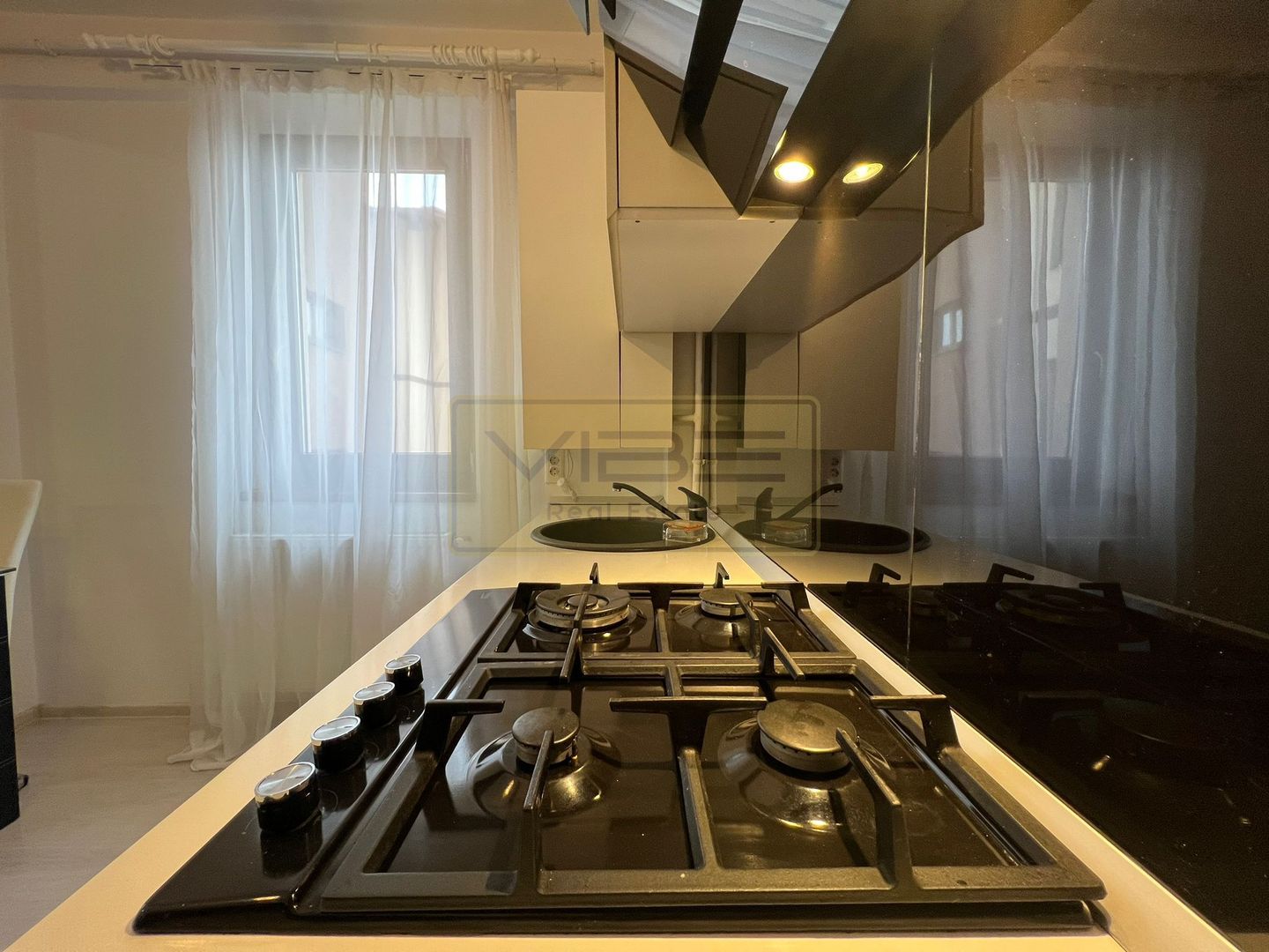 Apartament 2 camere mobilat/intabulat  Galata -  1km Belvedere - Poză 3