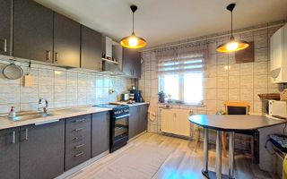 4 camere, 2 balcoane,2 Bai , parcare – zona Piața Flora!! - Poză 1