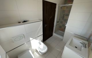 CASA SPATIOASA  CU GARAJ SI TEREN DE 600 MP - Poză 16