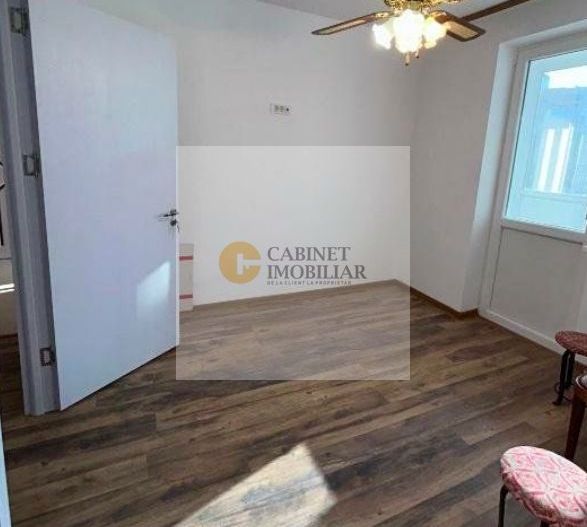 De Vânzare Apartament 3 Camere, 70mp, Etaj Intermediar, Zona Iancului - Poză 2