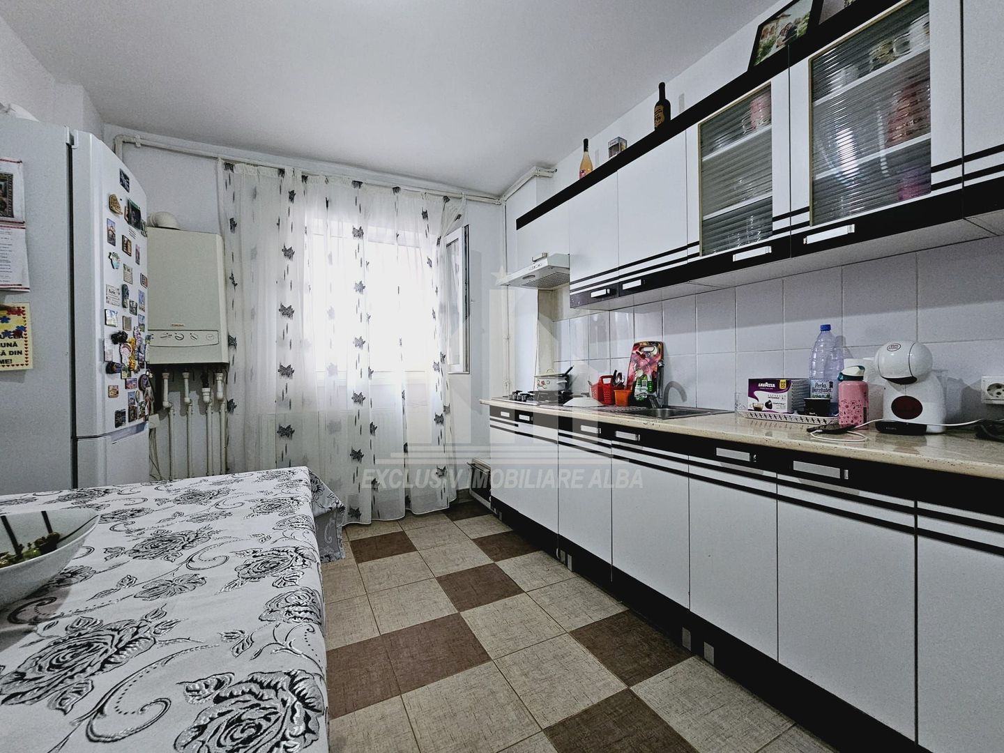 Apartament cu 3 camere decomandate, Cetate - Poză 3