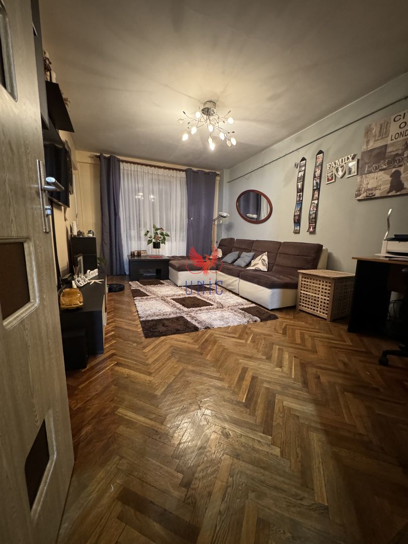 Rafinament si Spatiu Generos: Apartament de Lux cu 4 Camere - Poză 2