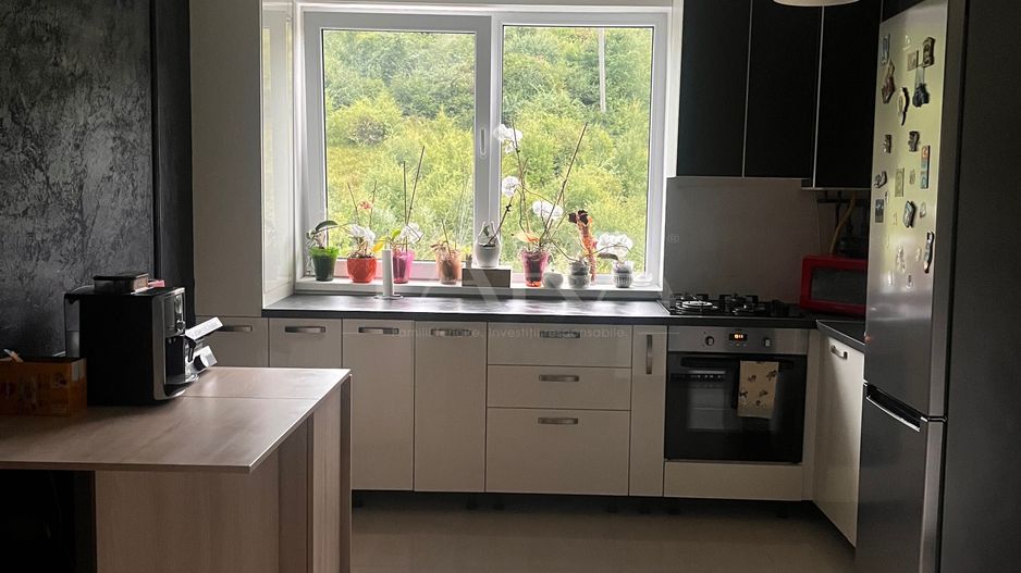 Apartament cu 2 camere - vanzare Zona Vivo - Poză 1