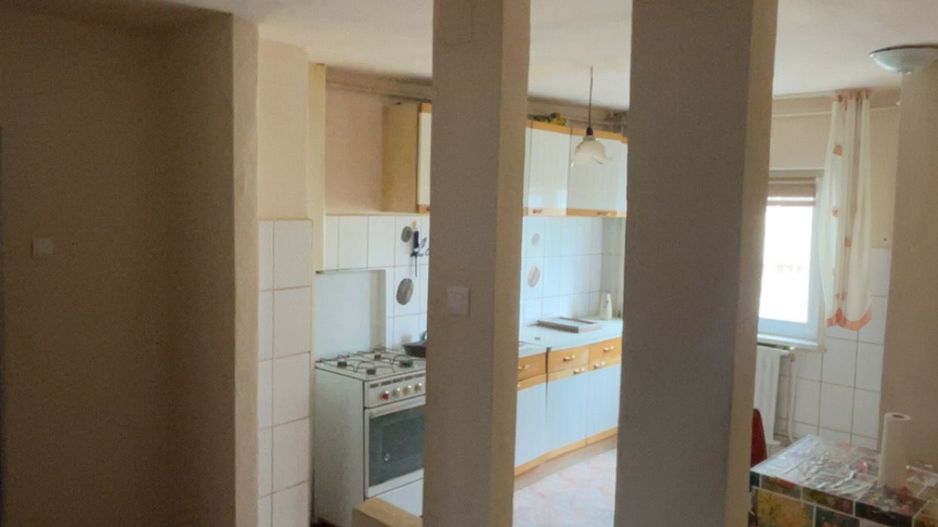 Apartament cu 3 camere de vanzare in Blaj - Poză 2