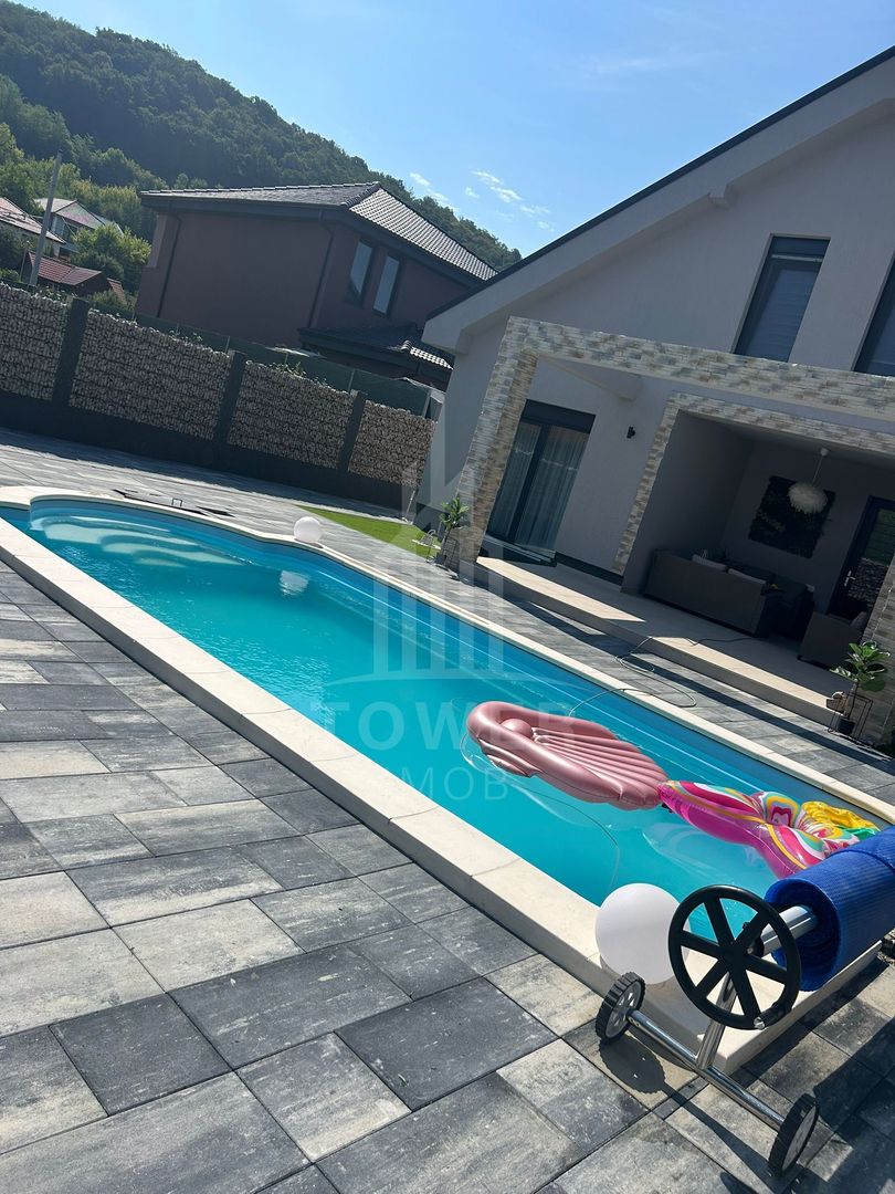Casă de vânzare în Mediaș | Piscină | Panouri Fotovoltaice - Poză 4