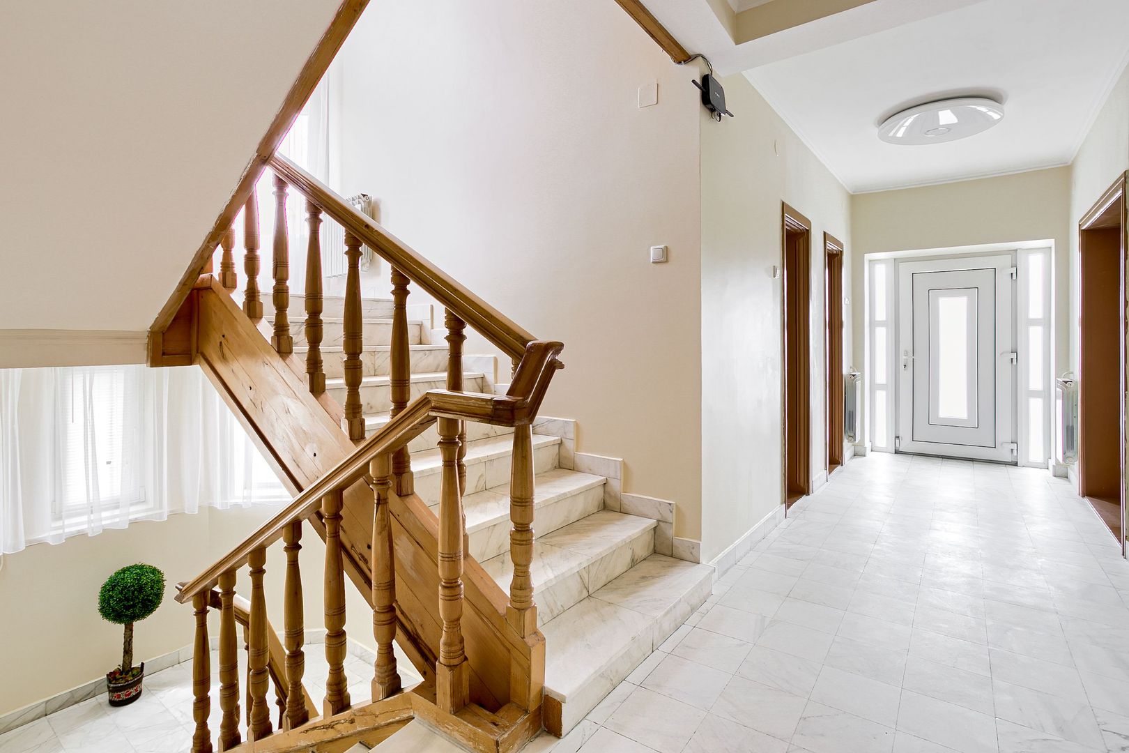 VÂNDUTĂ! Casă Sânicolaul Mic - zona Centrală - Comision 0% - Poză 3