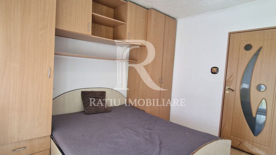 Apartament cu 3 camere de vanzare | Zona Nufarul | Oradea | - Poză 4