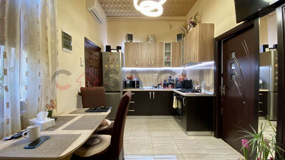 Apartament, 60 mp. Zona Centrala!! - Poză 1