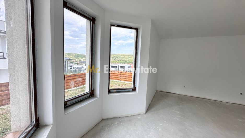 Casa individuala-4 dormitoare,225 mp utili,garaj-Chinteni - Poză 11