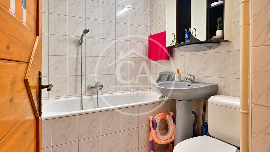 Apartament de vanzare cu 3 camere in zona Nufarul, Oradea - Poză 9