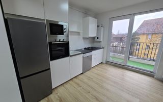 Apartament 3 camere,2 terase,2 băi,95mp,zona Centrală - Poză 2
