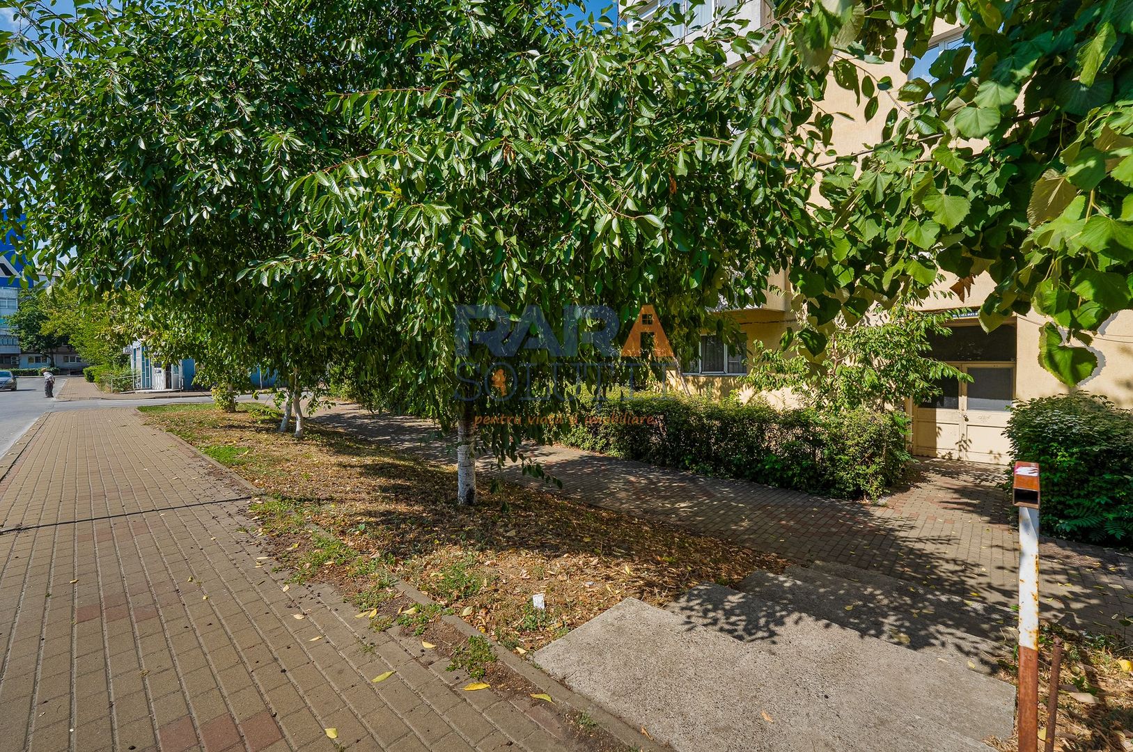 3 camere decomandat, etaj 1, două balcoane - Poză 16