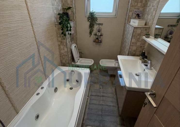Apartament modern 2 camere decomandat de închiriat în Panoramic Residence Galata, Iași - Poză 4