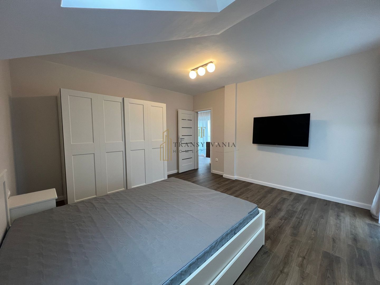 Apartament 3 camere, modern, suprafata generoasa - Poză 8