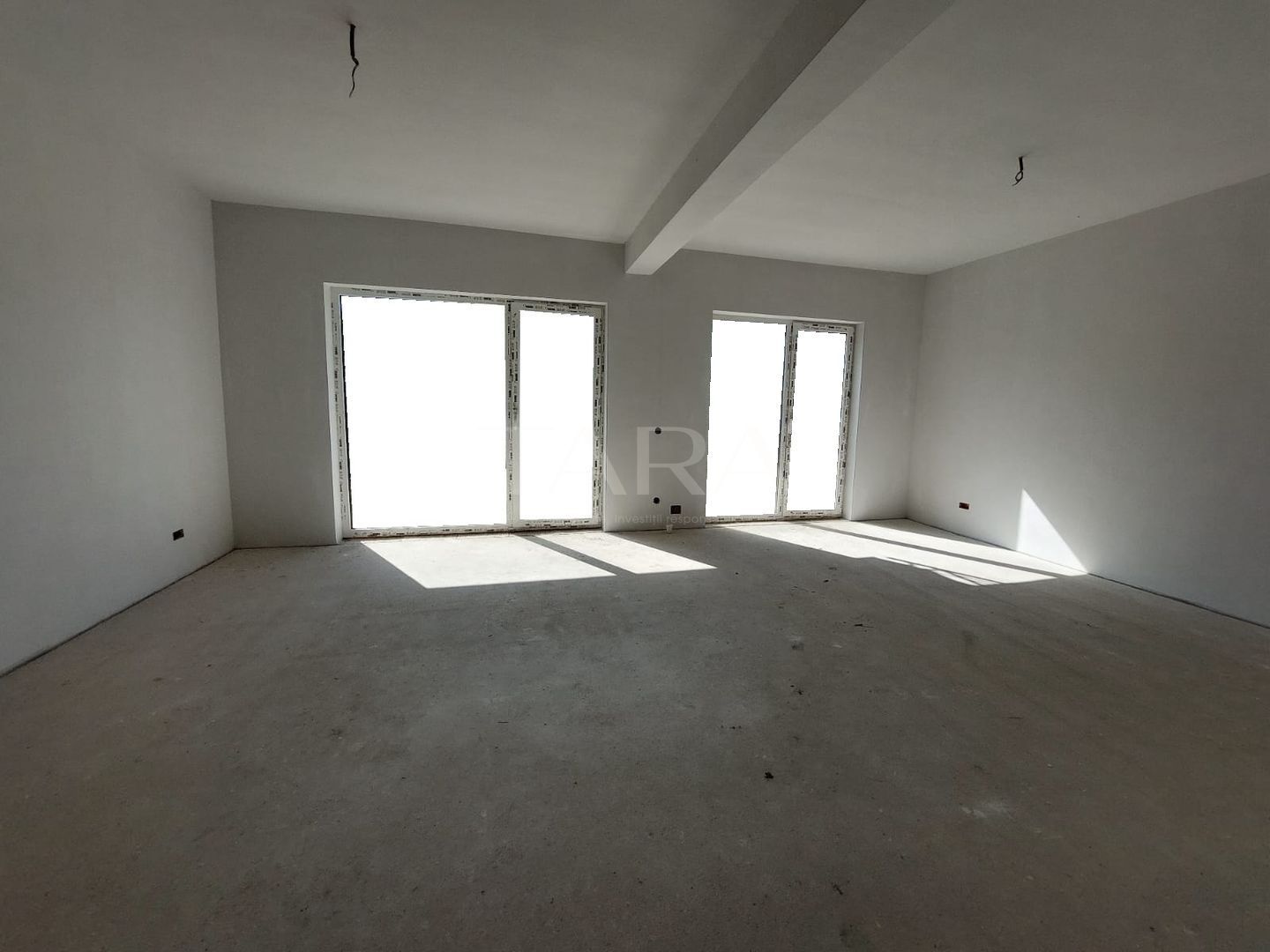 Casă spațioasă cu grădină în Florești, aproape de zona Somesului. - Poză 1