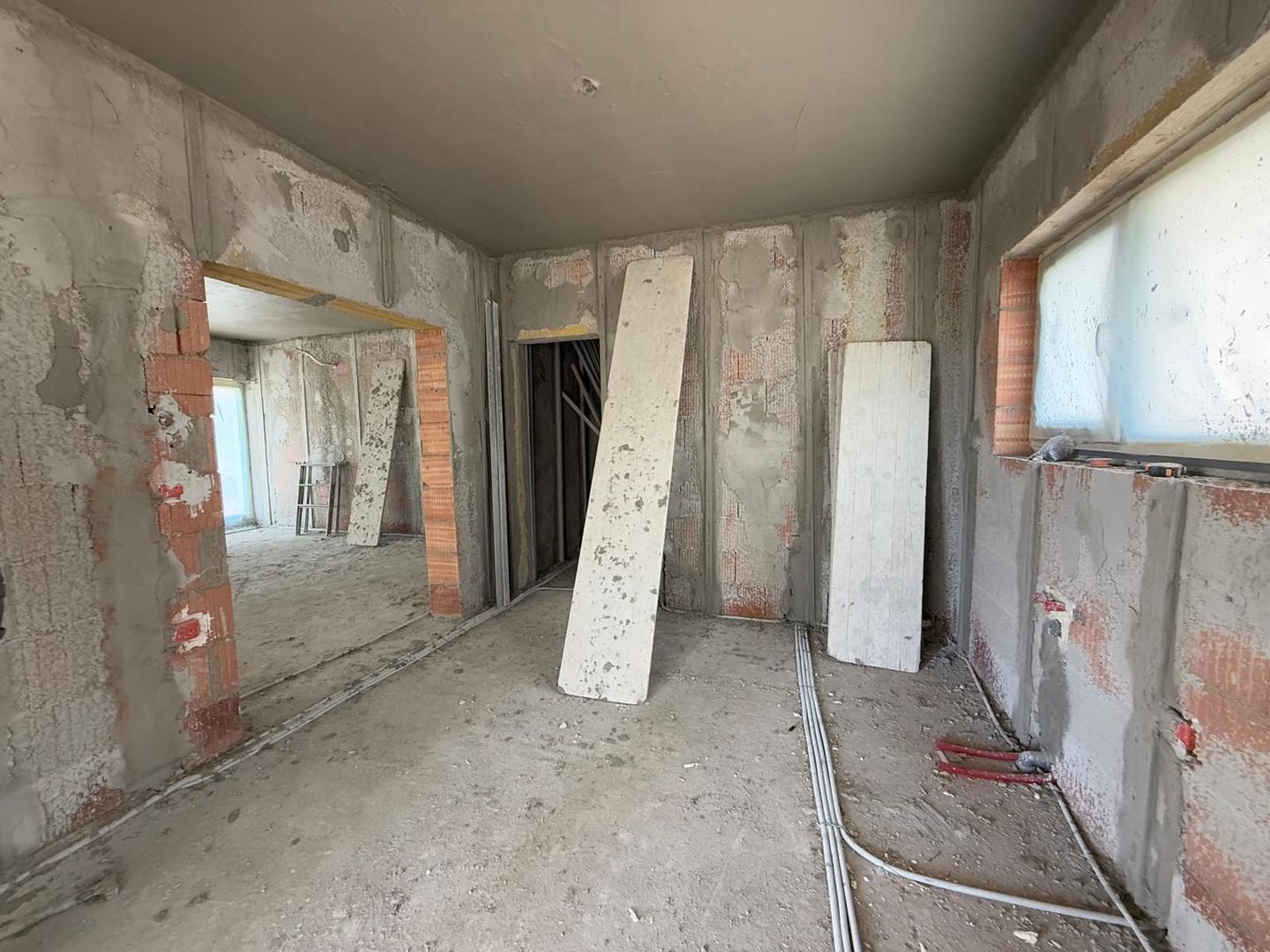 Casa individuala cu teren generos - Dumbravita - Poză 3