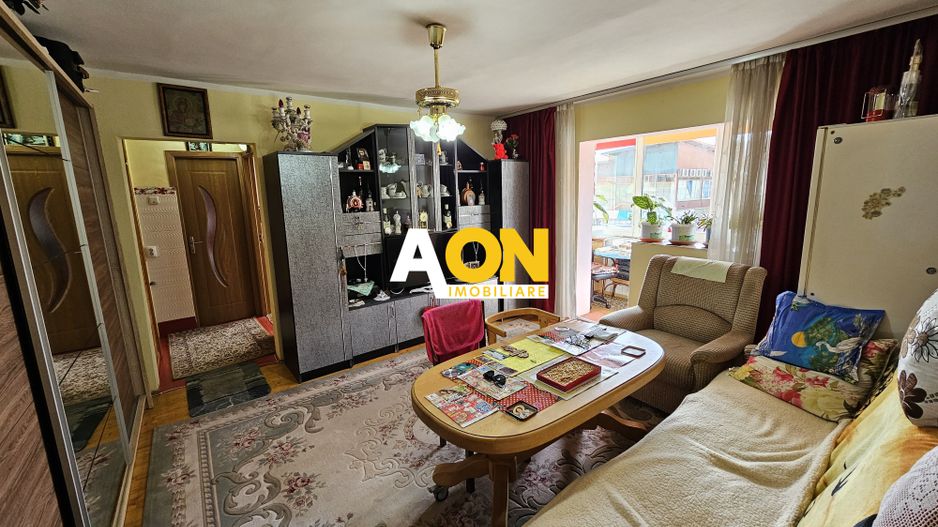 Apartament 3 camere, etaj 1, zona Piata Cetate - Poză 1