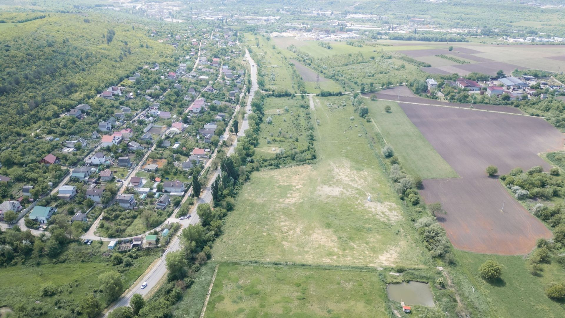 Teren pentru construcție (1.092 ha) în com. Ghidighici mun. Chișinău - Poză 8