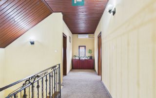 Casă cu 5 camere de vânzare în Curtici – spațiu, - Poză 9