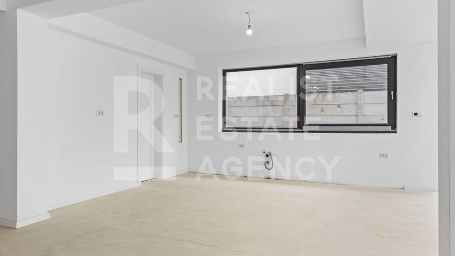 Casă nouă, spațioasă și elegantă, 7 camere, Lângă Pădurea Crețuleasca - Poză 12
