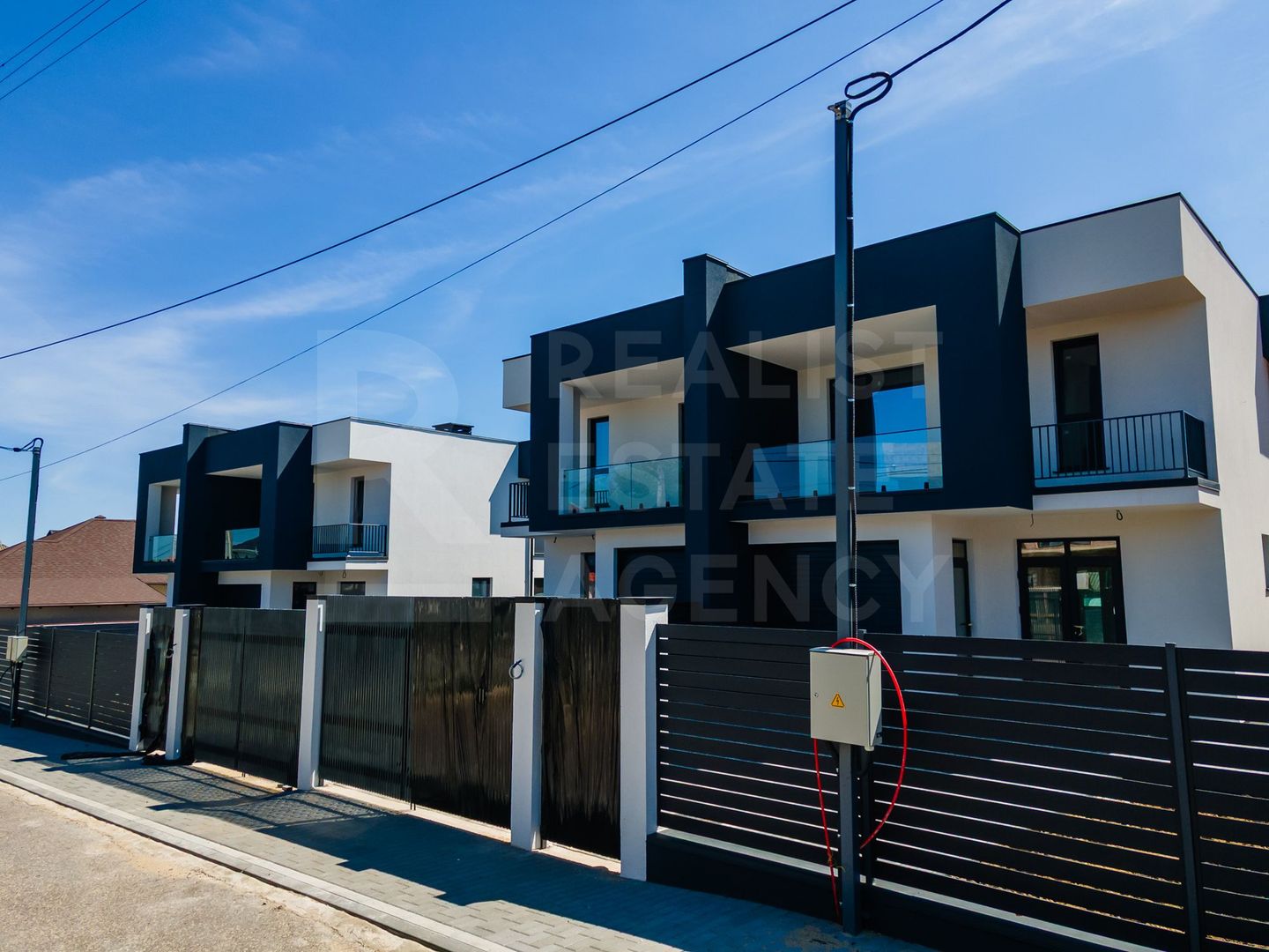 Vânzare, duplex, strada Tricolorului, Ialoveni - Poză 1