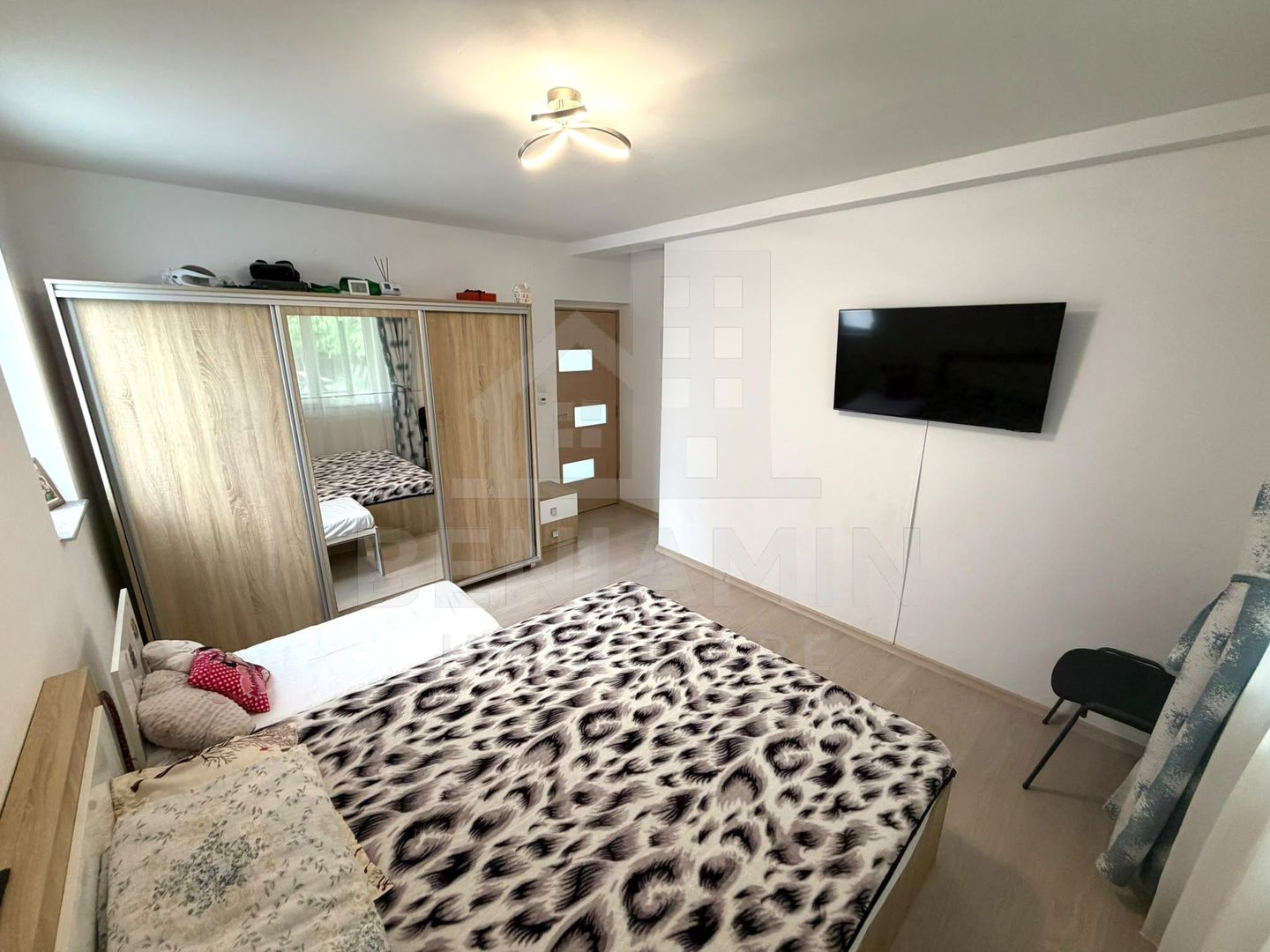 Casa moderna P+1- 3 dormitoare - centrala - mobilata utilata - Carcea - Poză 4