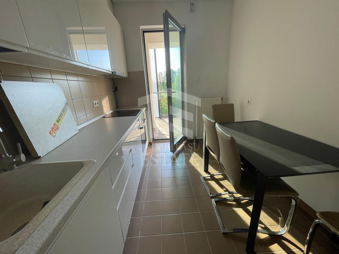 Asmita Gardens 3 Camere 100 mp Metrou 8 m Etaj 2 - Poză 9