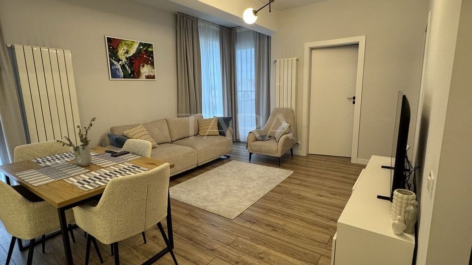 Apartament cu 2 camere de vânzare - Zona Străzii Paris. - Poză 1