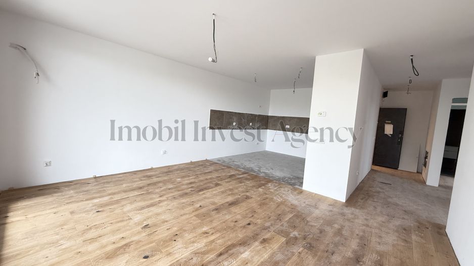 Apartament 3 camere de vanzare Pipera in bloc cu vedere la lac - Poză 2