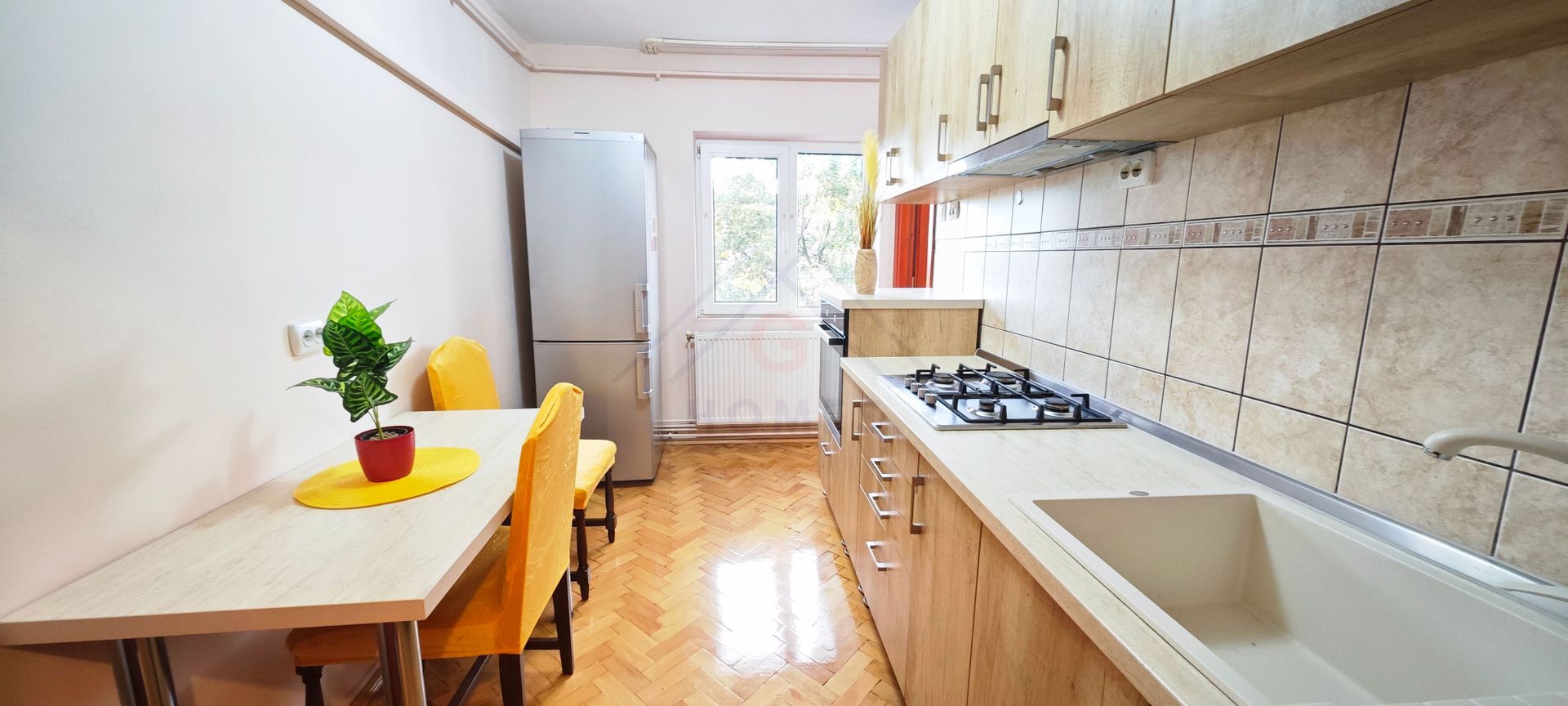 Apartament mare, decomandat, bucatarie separata. PET FRIENDLY. - Poză 16