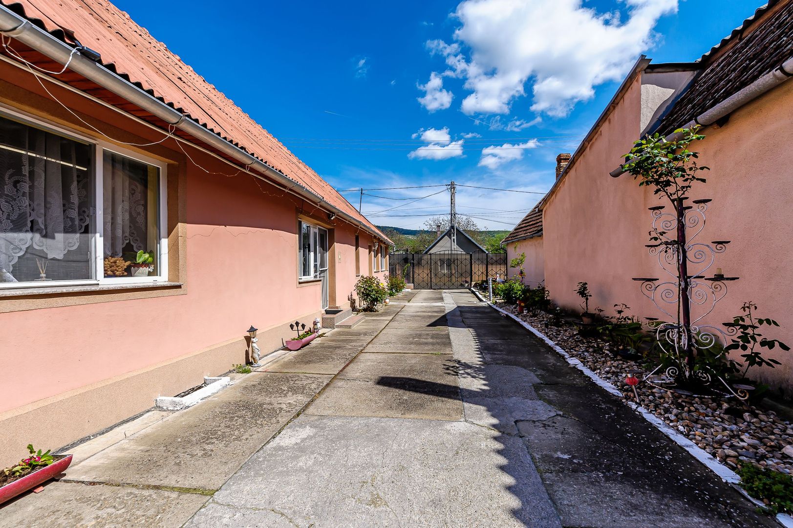 Proprietate vândută Casă spațioasă cu teren generos in Ghioroc - Poză 8