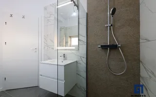 Duplex cu 4 camere si teren generos de 352 mp – Mosnita Noua - Poză 33