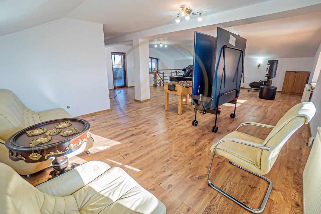 Lazu - Vila de vânzare compusă din P+1E+M. - Poză 43