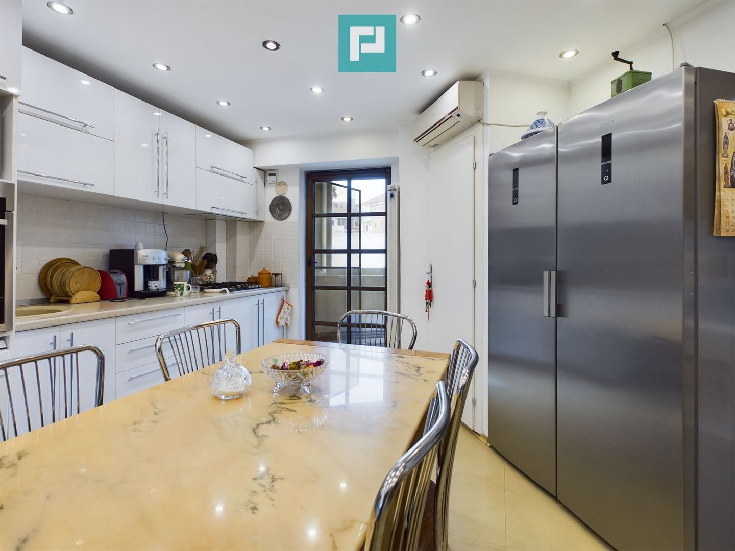 Apartament 3 camere, etajul 1, zona Alfa - Poză 2