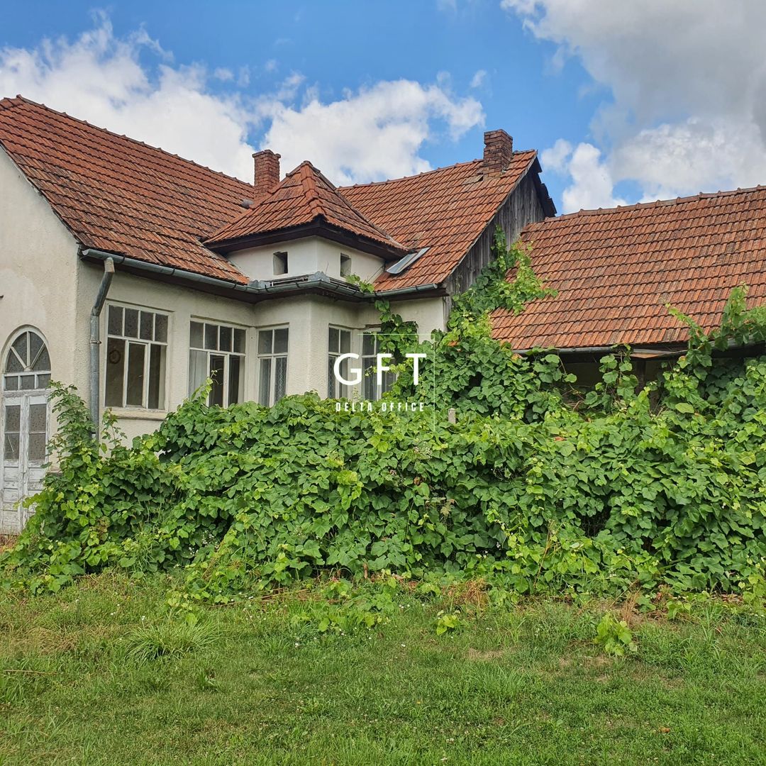 Casa cu teren de 40 ari,situata in centrul comunei Matei - Poză 11