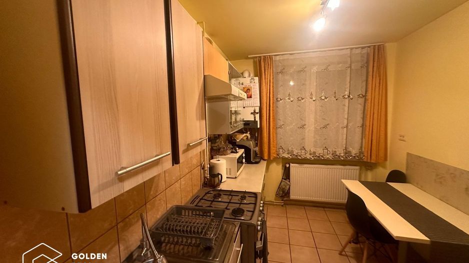 Apartament la cheie, 2 camere, Podgoria, etaj 1, centrala termica si balcon - Poză 8