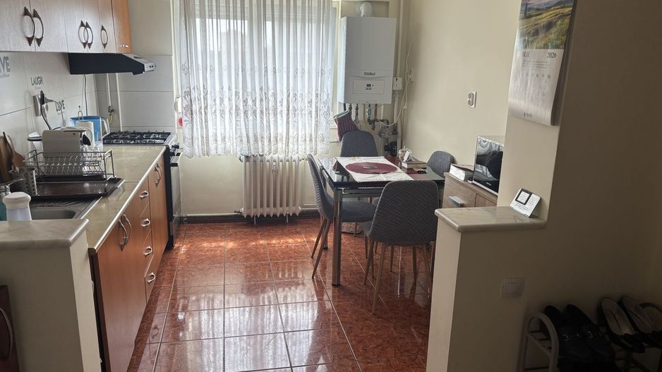 BRASADAS vinde ap 3 cam etaj 4/10 Micro 15 utilat mobilat. - Poză 3