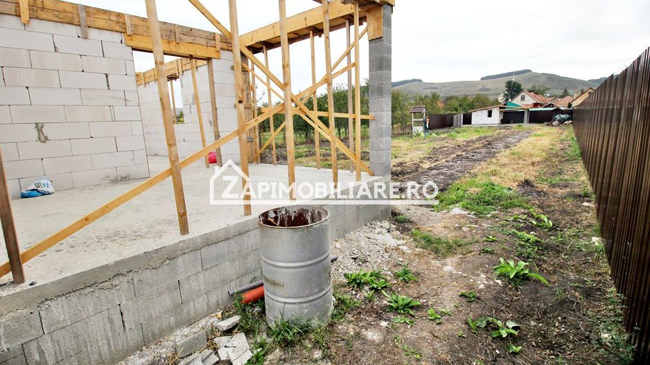 Casa 5 camere pe 1 nivel cu garaj si gard 176mp,1400mp teren - Poză 17