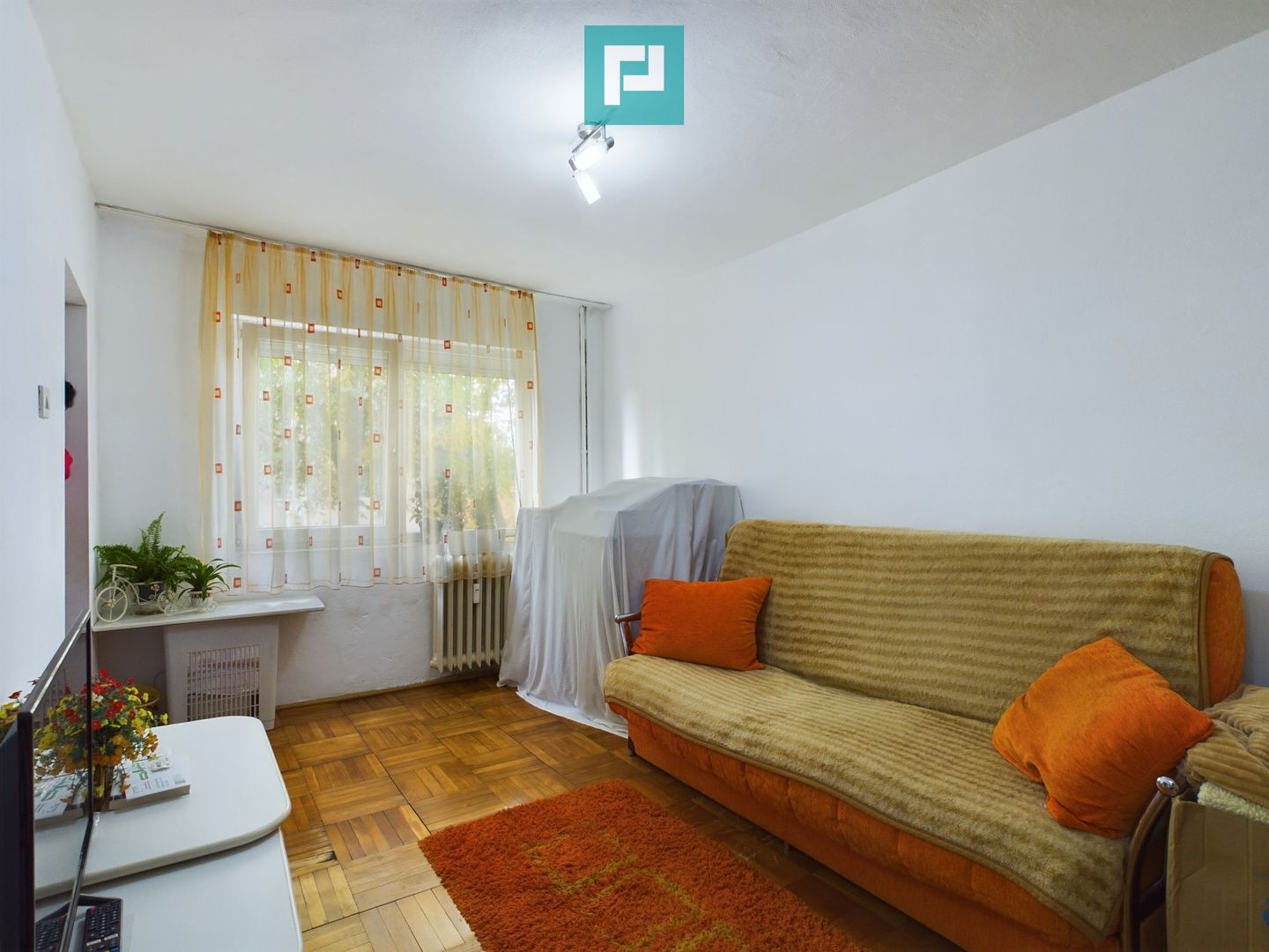 Garsonieră la etajul 2, zona Banu Mărăcine - Poză 1