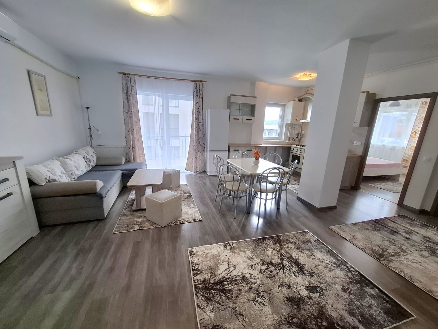 Apartament 2 camere | Etaj 1 | Parcare subterană | Calea Turzii (OMV) - Poză 1
