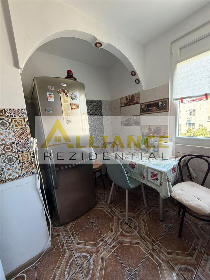 APARTAMENT 4 CAMERE SI 2 BAI DE VANZARE - ZONA METROU 1 DECEMBRIE - Poză 9