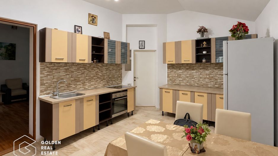 Casa individuala cu garaj si teren 556 mp, str Desseanu - Poză 11