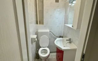 3 camere -2 dormitoare| 2 bai| centrala proprie| apartament superb| 2 balcoane - Poză 12