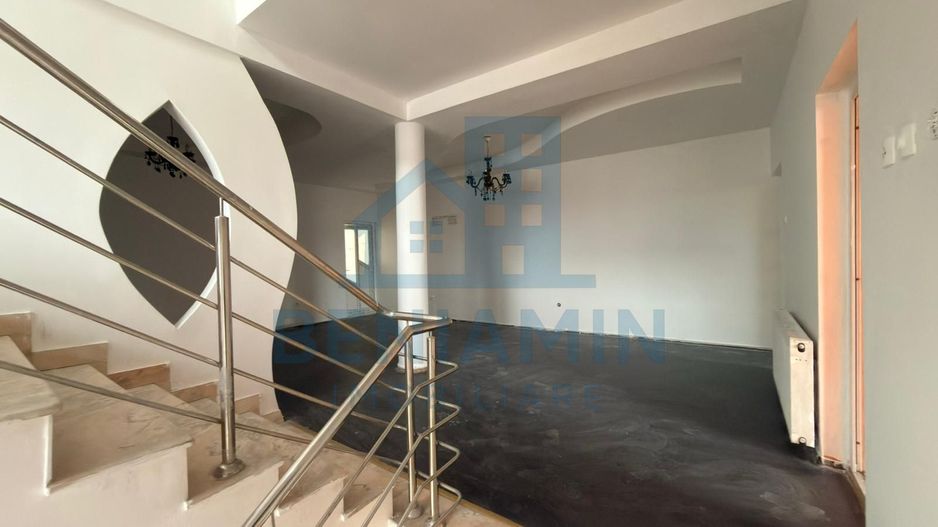 Vila P+2 Alexandru Cel Bun cu doua etaje si curte proprie - Poză 10