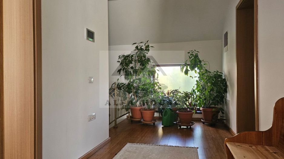 Casă individuala cu 5 camere, 270 mp, Tractorul - zona Coresi - Poză 18