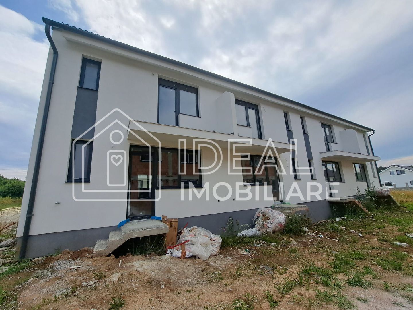 Casa insiruita cu 3 camere si gradina, Calea Cisnadiei - Poză 1