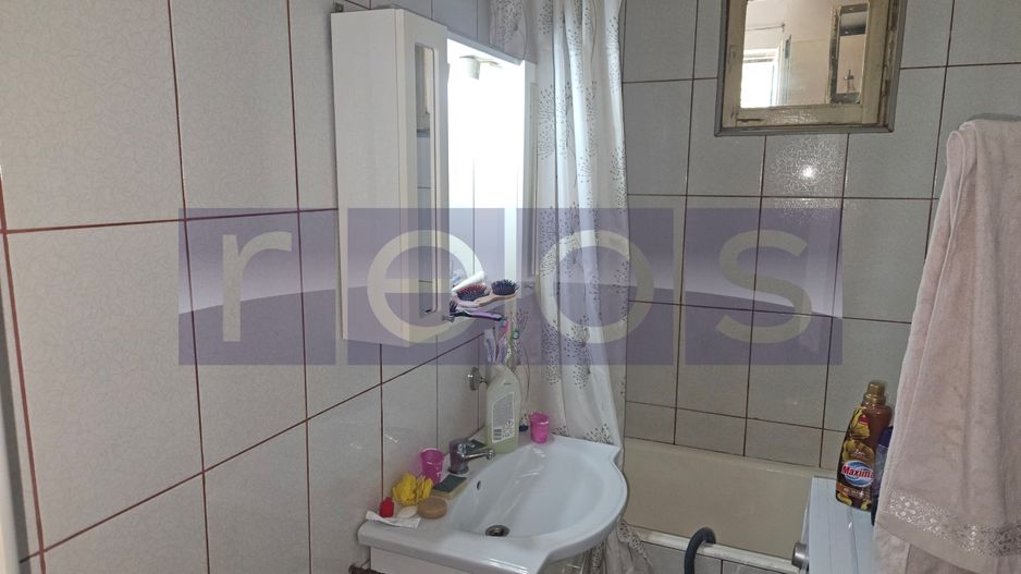 DE VANZARE APARTAMENT 3 CAMERE 69 MP GORJULUI | SEMIDECOMANDAT |METROU - Poză 8