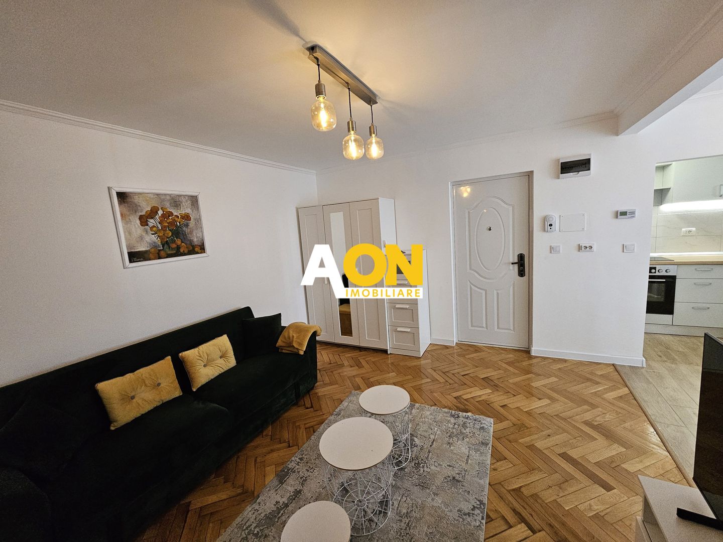 Apartament cu 2 Camere, Etaj Intermediar, Zonă Ultracentrală - Poză 2